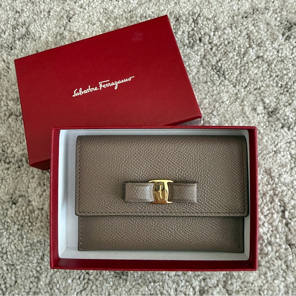 Ferragamo Vara Bow Card Holder/Wallet
